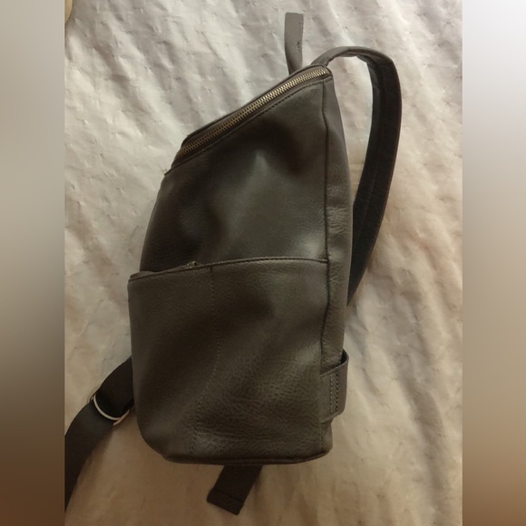 Matt and Nat Backpack - Picture 3 of 4